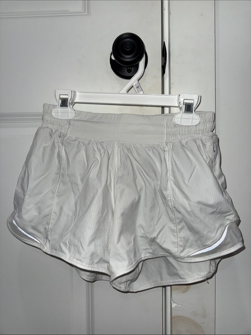 lululemon athletica White Women's Hotty Hot Shorts